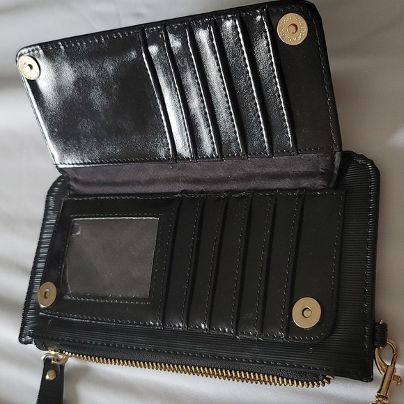 Steve Madden | Patent Wristlet Wallet - Picture 4 of 6
